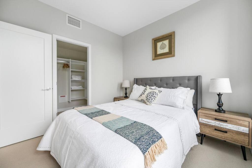 Modern Comfort At Ubc: 1Br Condo Near Campus 밴쿠버 외부 사진