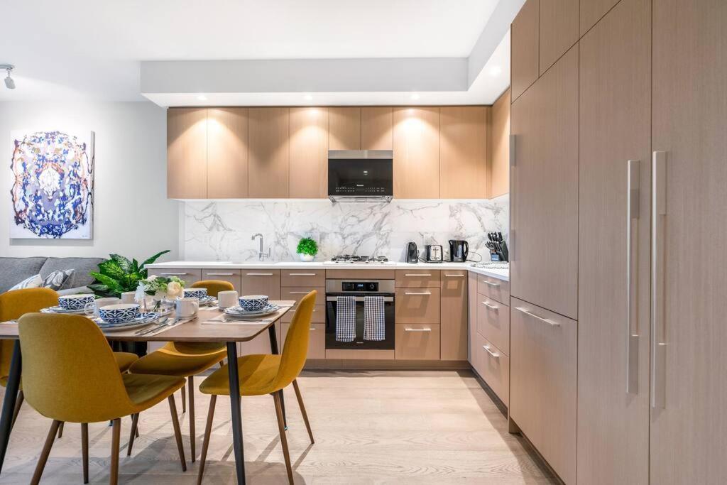 Modern Comfort At Ubc: 1Br Condo Near Campus 밴쿠버 외부 사진