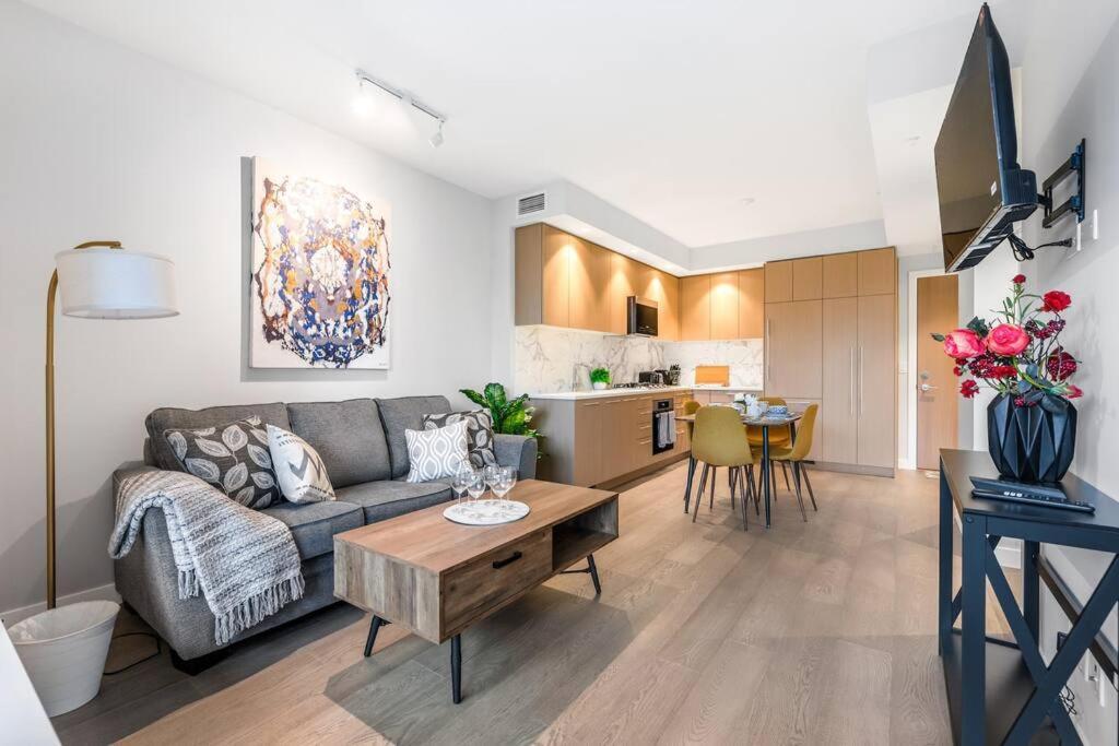 Modern Comfort At Ubc: 1Br Condo Near Campus 밴쿠버 외부 사진