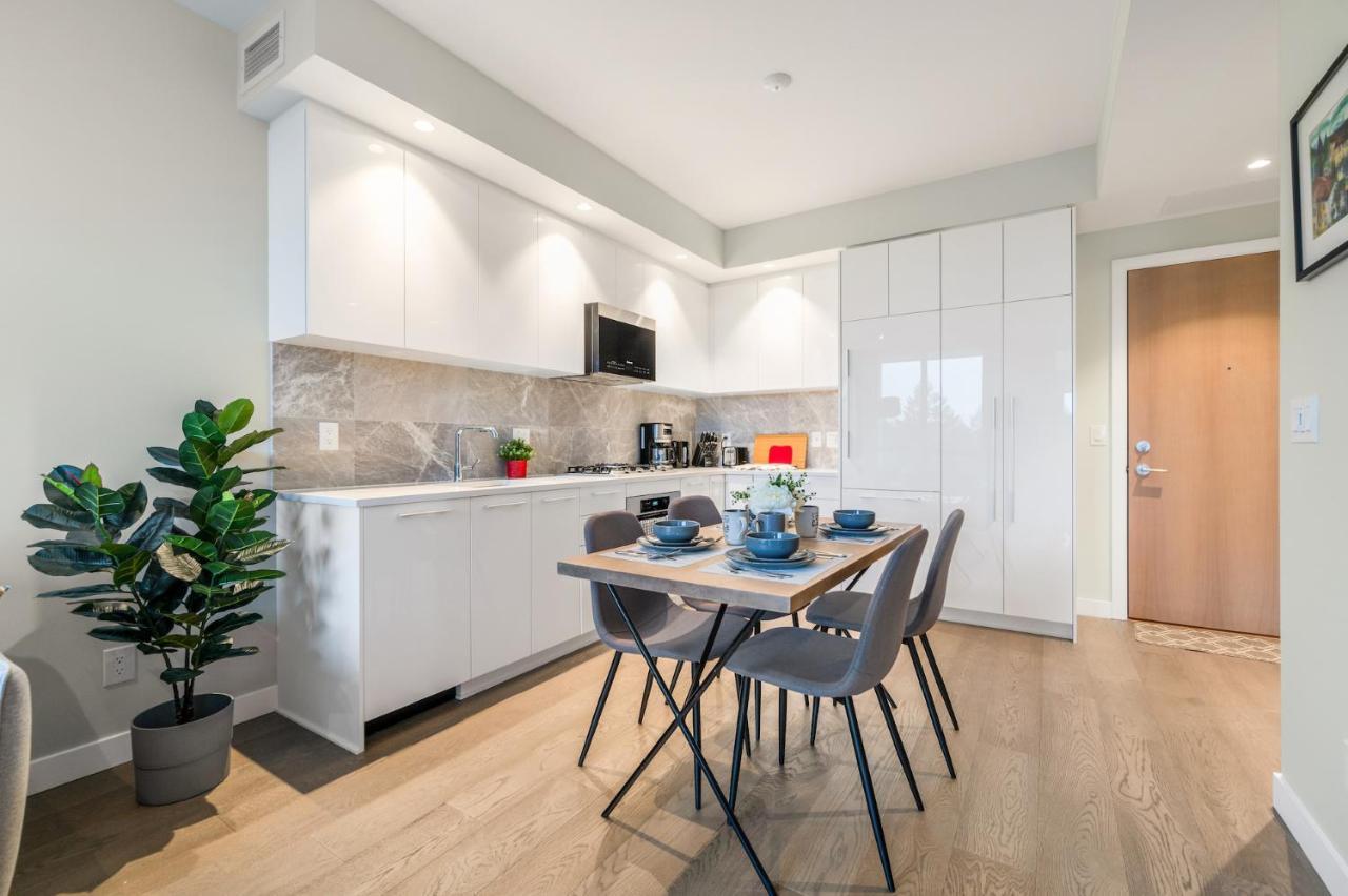 Modern Comfort At Ubc: 1Br Condo Near Campus 밴쿠버 외부 사진