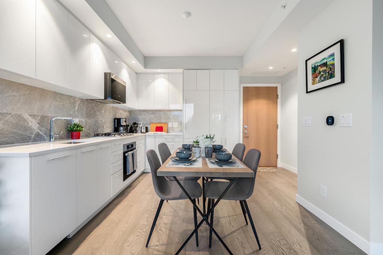 Modern Comfort At Ubc: 1Br Condo Near Campus 밴쿠버 외부 사진