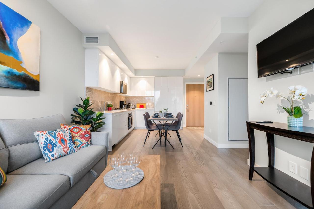 Modern Comfort At Ubc: 1Br Condo Near Campus 밴쿠버 외부 사진