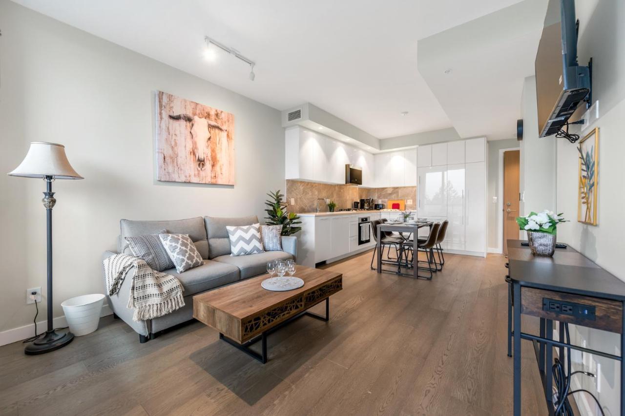 Modern Comfort At Ubc: 1Br Condo Near Campus 밴쿠버 외부 사진