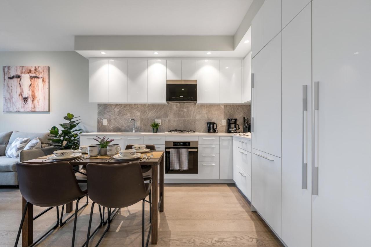 Modern Comfort At Ubc: 1Br Condo Near Campus 밴쿠버 외부 사진