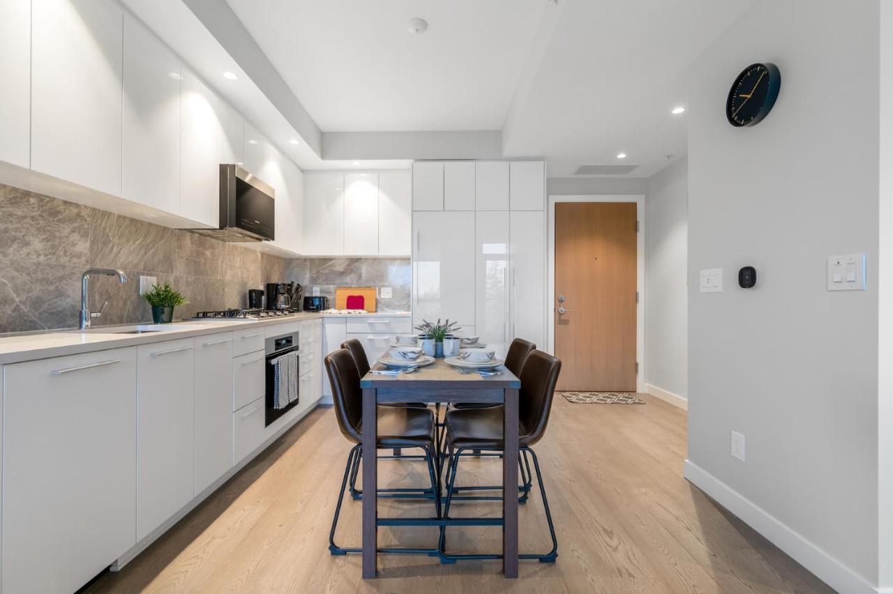 Modern Comfort At Ubc: 1Br Condo Near Campus 밴쿠버 외부 사진