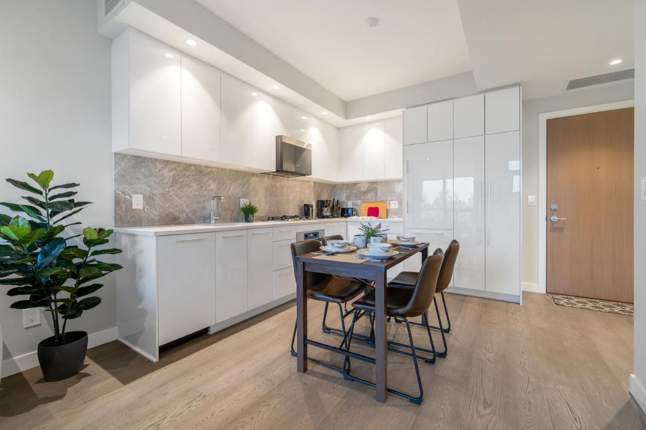 Modern Comfort At Ubc: 1Br Condo Near Campus 밴쿠버 외부 사진