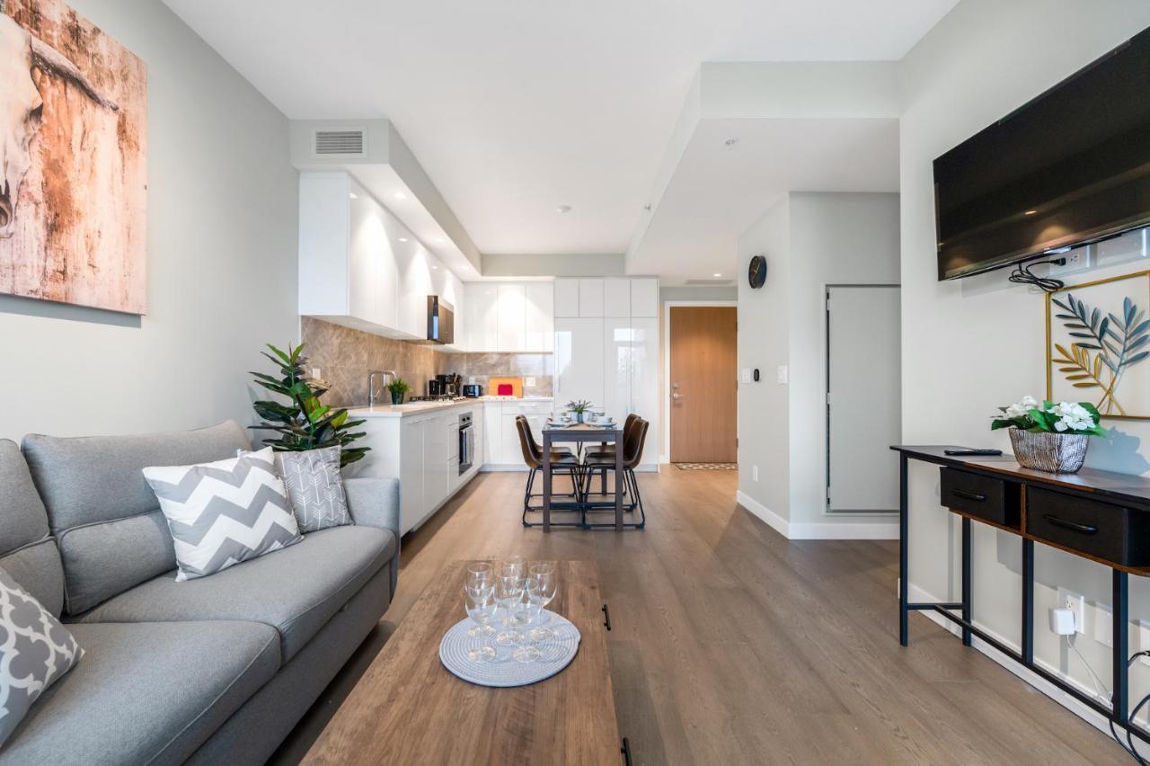 Modern Comfort At Ubc: 1Br Condo Near Campus 밴쿠버 외부 사진